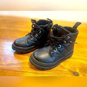 Girl toddler boots, size 7c